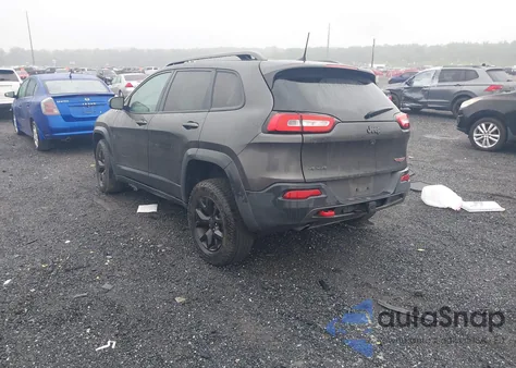 2016 Jeep Cherokee Trailhawk z USA, uszkodzony, nr VIN 1C4PJMBB6GW109894